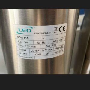 Foto real de la placa de producto Motor 20HP LEO 6XRS 15